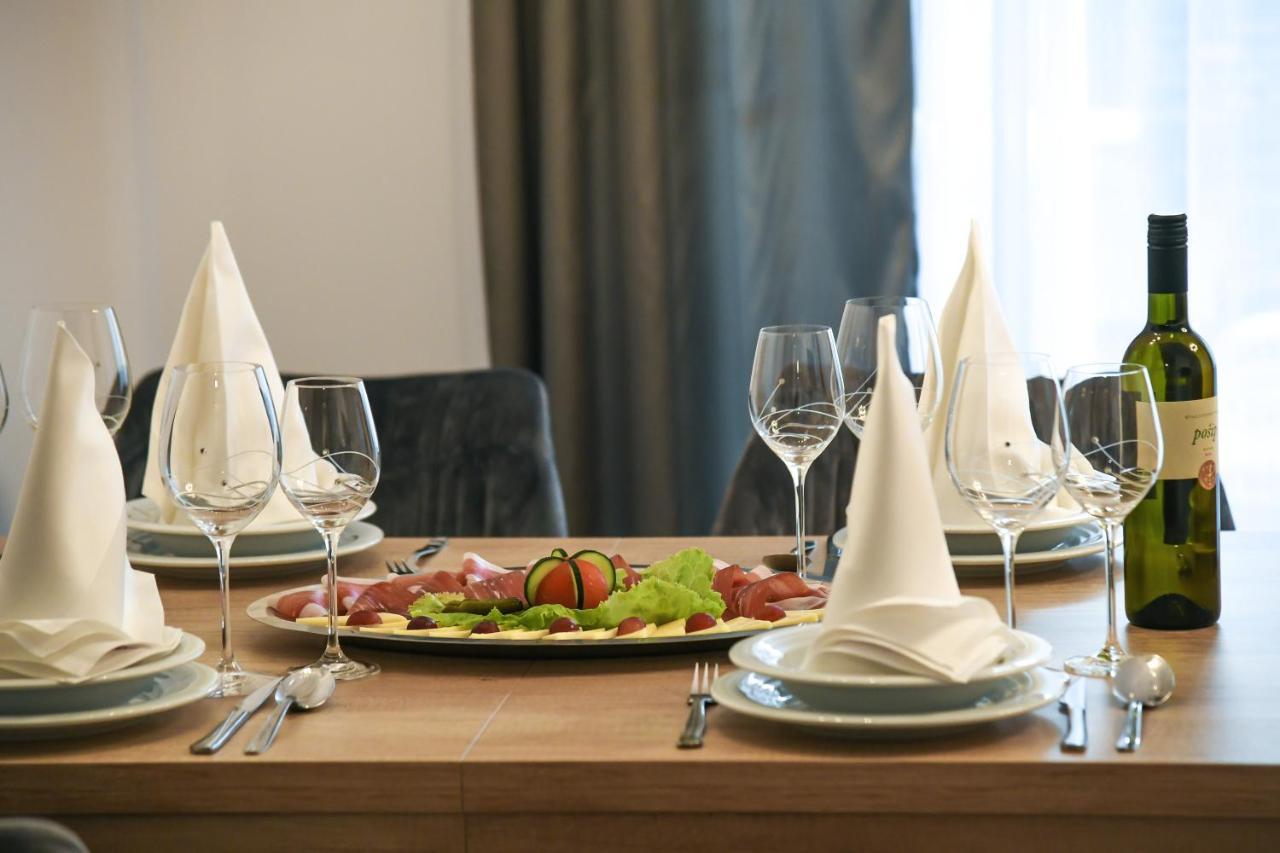 Luxury Apartment Knezovic Синь Екстер'єр фото