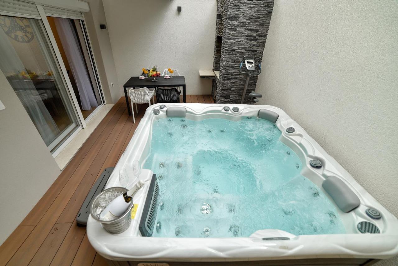 Luxury Apartment Knezovic Синь Екстер'єр фото