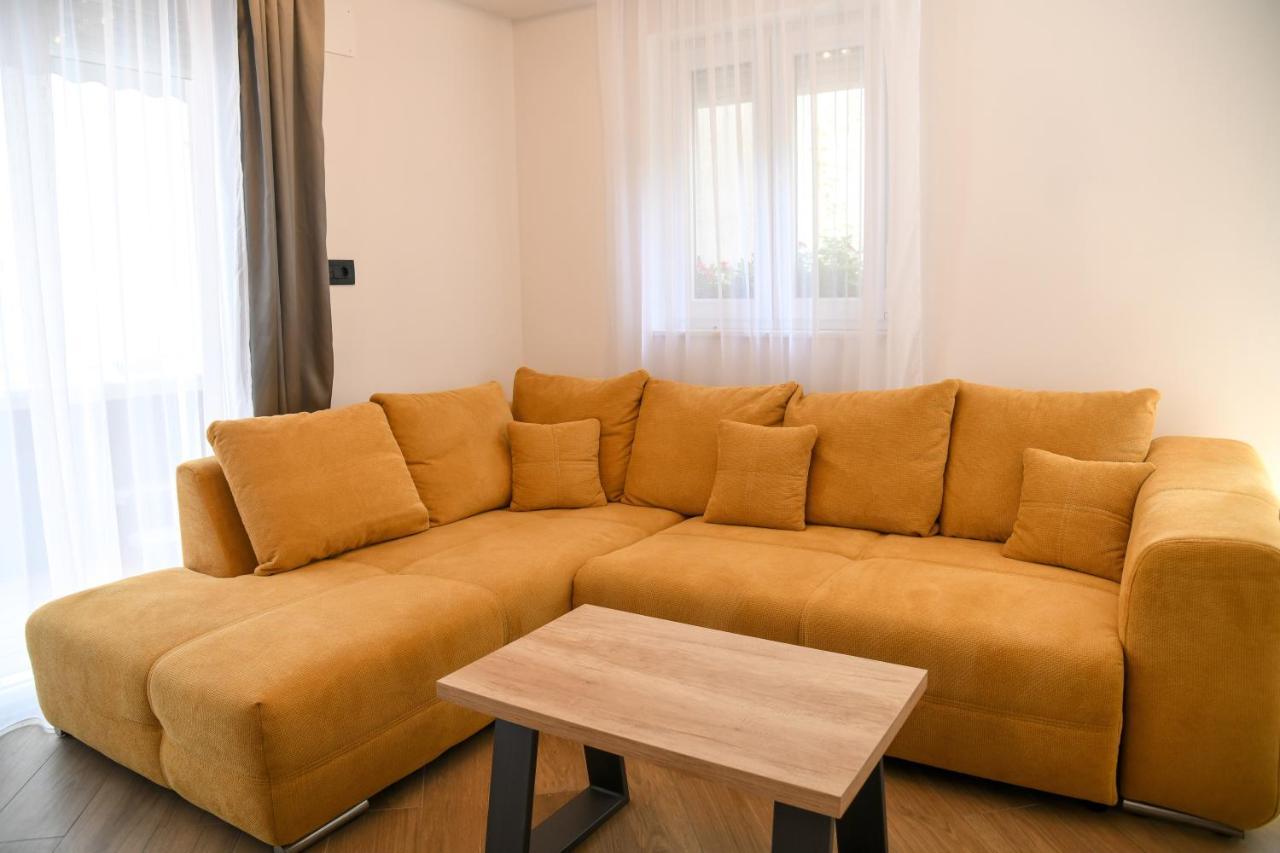 Luxury Apartment Knezovic Синь Екстер'єр фото