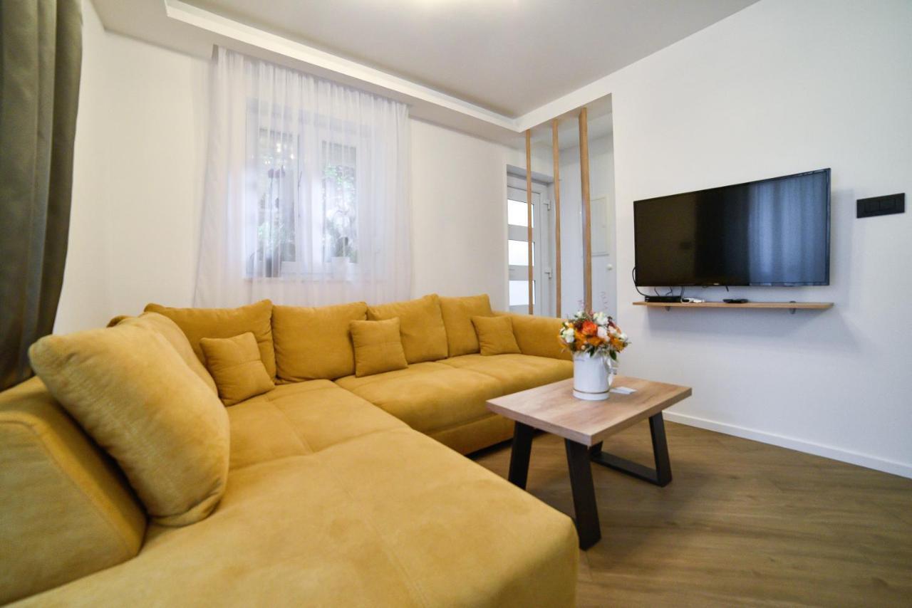 Luxury Apartment Knezovic Синь Екстер'єр фото